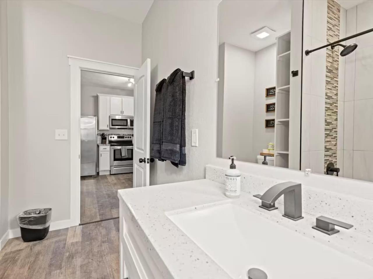 Tranquil Getaway Near Downtown Apartment Colorado Springs